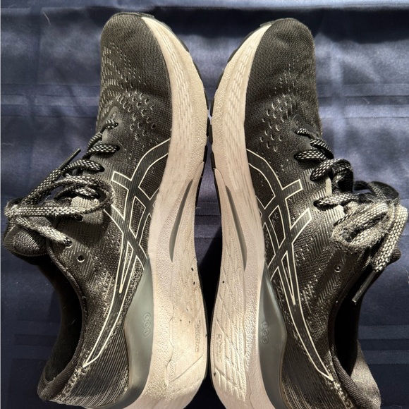 ASICS Women's Gel-Kayano 28 Running Shoes, Black, women’s size 8 - Picture 4 of 7